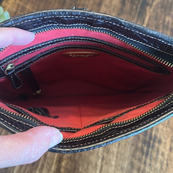 Brahmin | Natural Fiber & Black Croc Embossed Leather Convertible Crossbody Bag - Picture 8 of 13